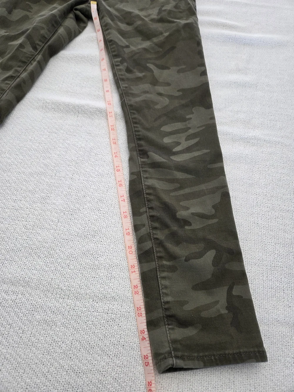 Levi's Women's Skinny Camo Pants in Olive Green - Picture 3 of 6
